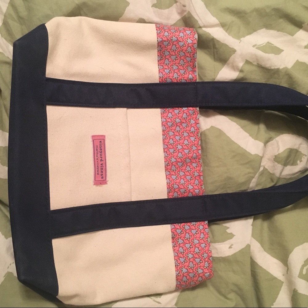 Vineyard vines purse
